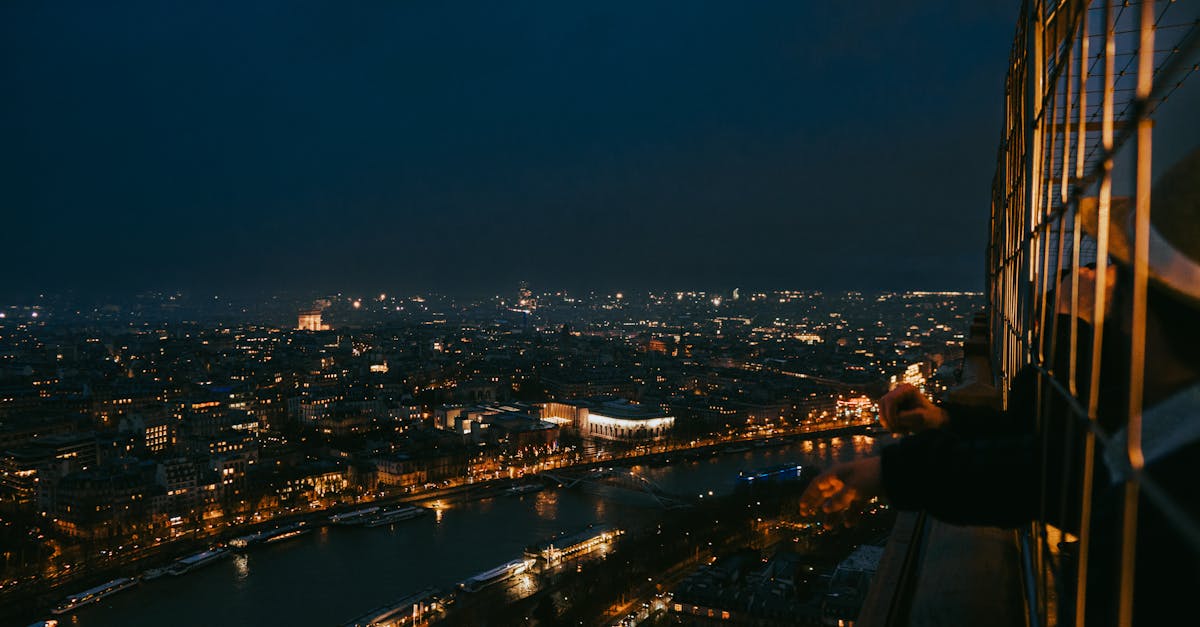 découvrez l'accord de paris, un traité international crucial visant à lutter contre le changement climatique. explorez ses objectifs, ses participants et son impact sur l'environnement et les politiques mondiales.