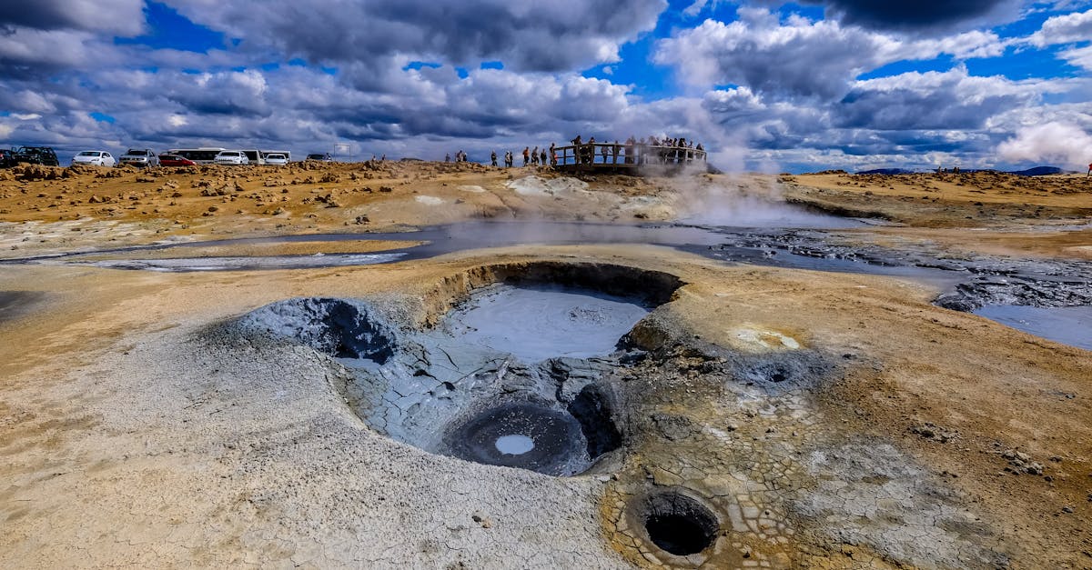 découvrez l'énergie géothermique, une source d'énergie renouvelable durable qui exploite la chaleur de la terre. apprenez comment cette technologie innovante contribue à la transition énergétique et à la réduction des émissions de carbone, tout en offrant des solutions performantes pour le chauffage, la climatisation et la production d'électricité.