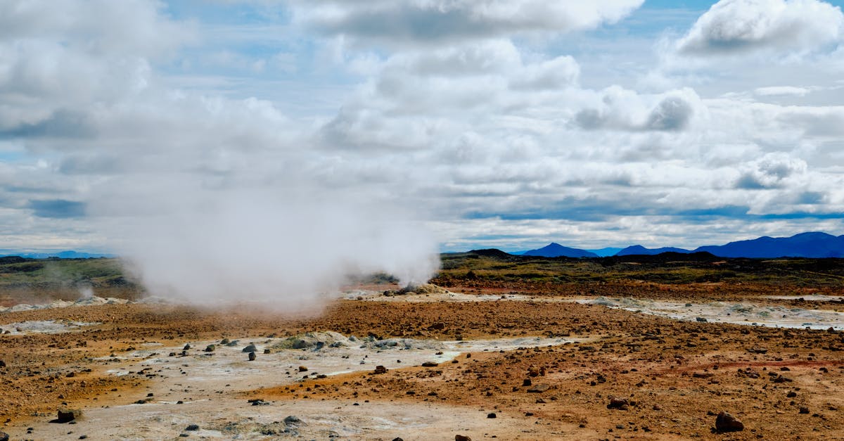 découvrez l'énergie géothermique, une source d'énergie renouvelable et durable qui utilise la chaleur de la terre. apprenez comment cette technologie innovante contribue à réduire les émissions de carbone et à favoriser une transition énergétique vers un avenir plus vert.