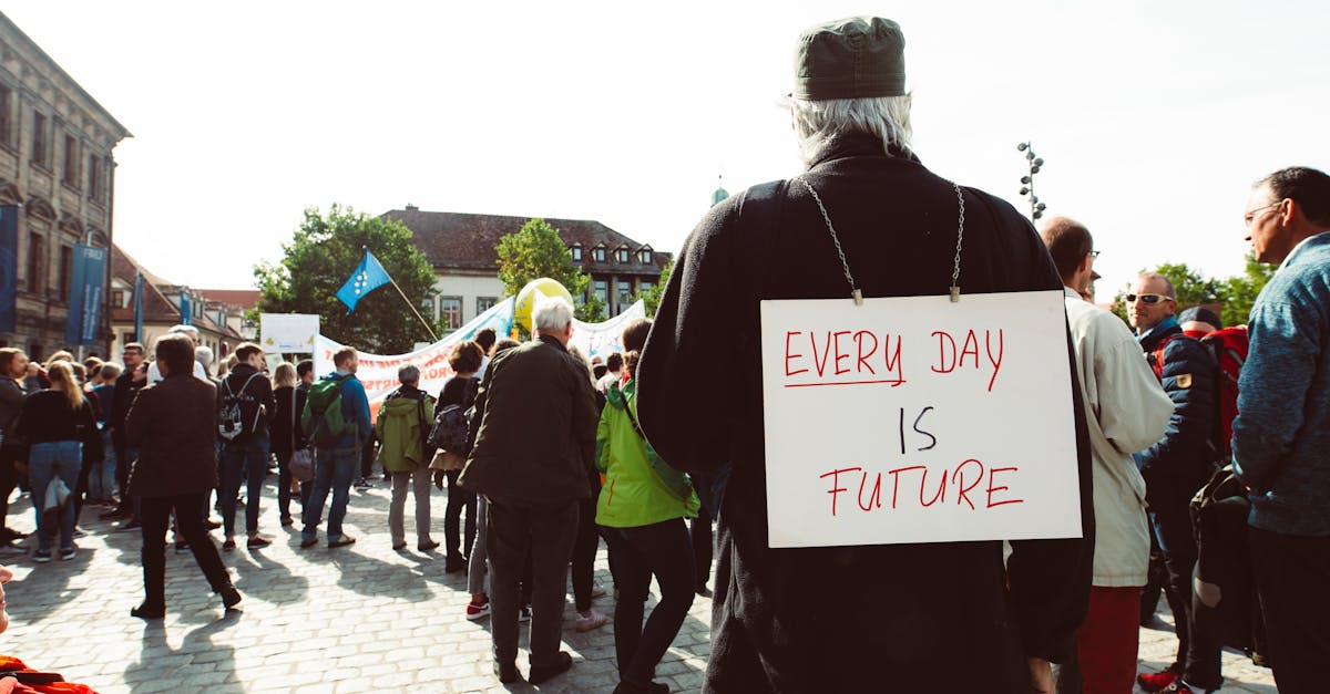 découvrez l'univers de la politique écologique, un champ en pleine expansion qui cherche à concilier développement durable et justice sociale. explorez les initiatives et les acteurs engagés dans la protection de l'environnement à travers des politiques innovantes et responsables.