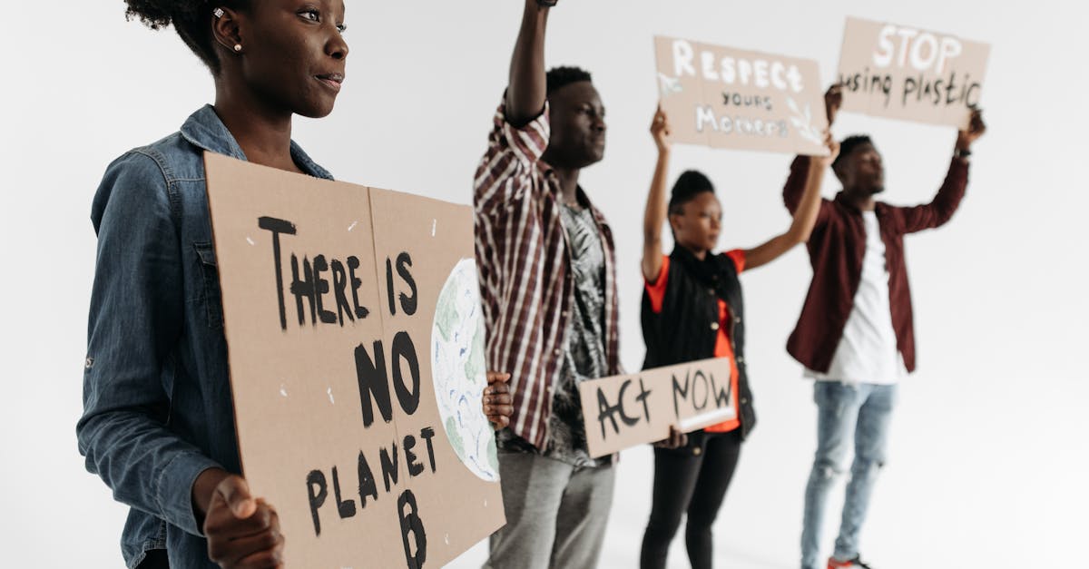 découvrez comment le changement climatique influence le marché de l'emploi, engendrant de nouveaux défis et opportunités dans divers secteurs. analysez les effets sur les emplois actuels et futurs, et explorez les métiers émergents liés à la transition écologique.