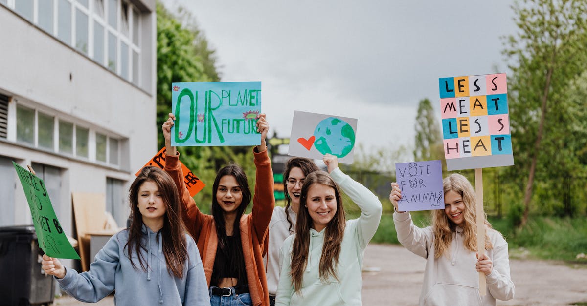 découvrez le concept de justice climatique, qui vise à équilibrer les impacts des changements climatiques sur les communautés vulnérables tout en promouvant des solutions équitables. explorez comment les actions collectives peuvent contribuer à un avenir durable et juste pour tous.