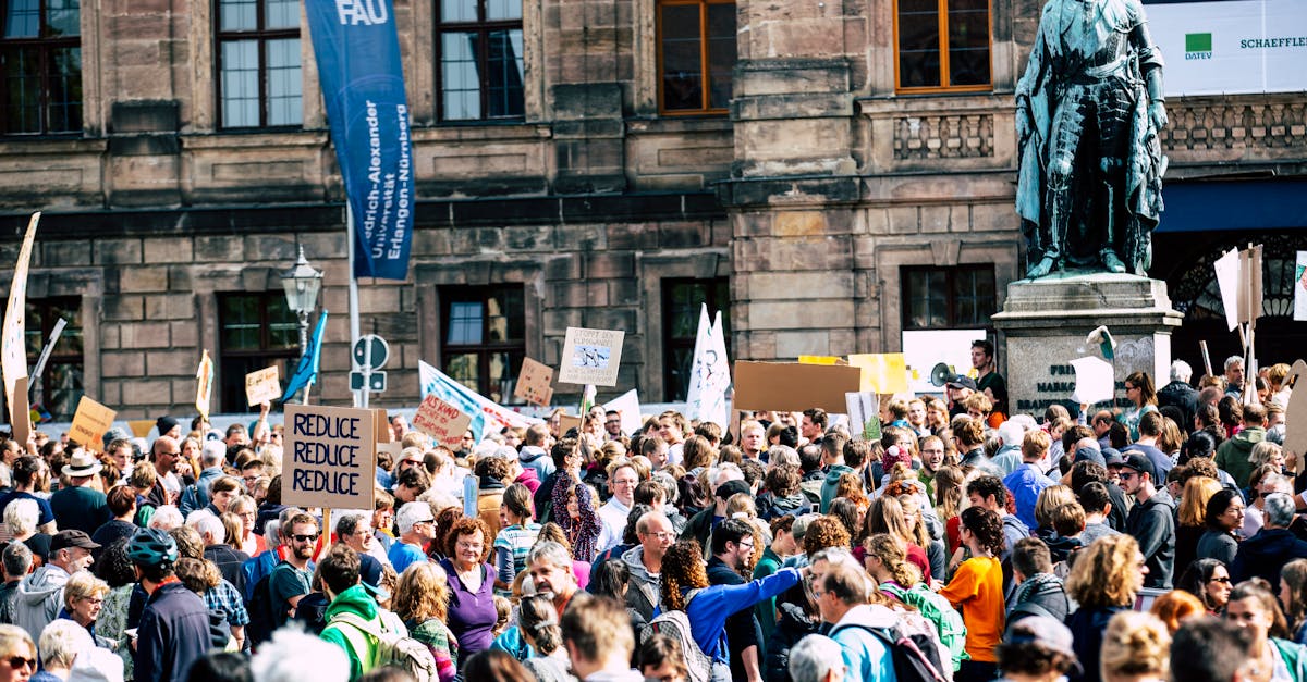 découvrez comment les jeunes s'engagent activement dans la lutte contre le changement climatique, en menant des initiatives inspirantes et en mobilisant des communautés pour un avenir durable.